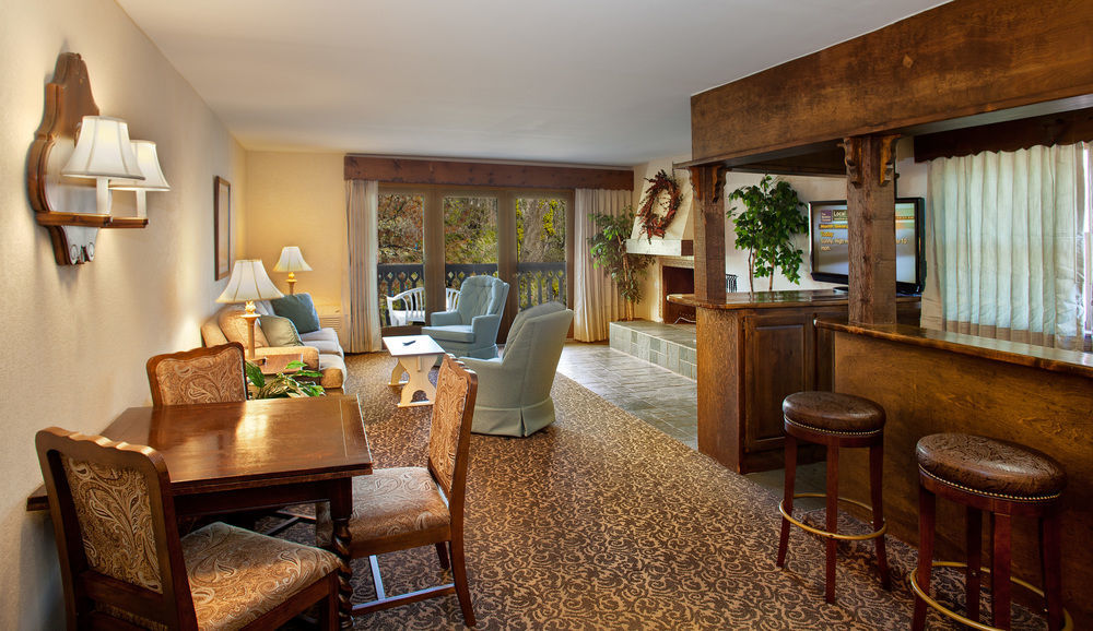 Helendorf River Inn, Suites & Conference Center Bagian luar foto