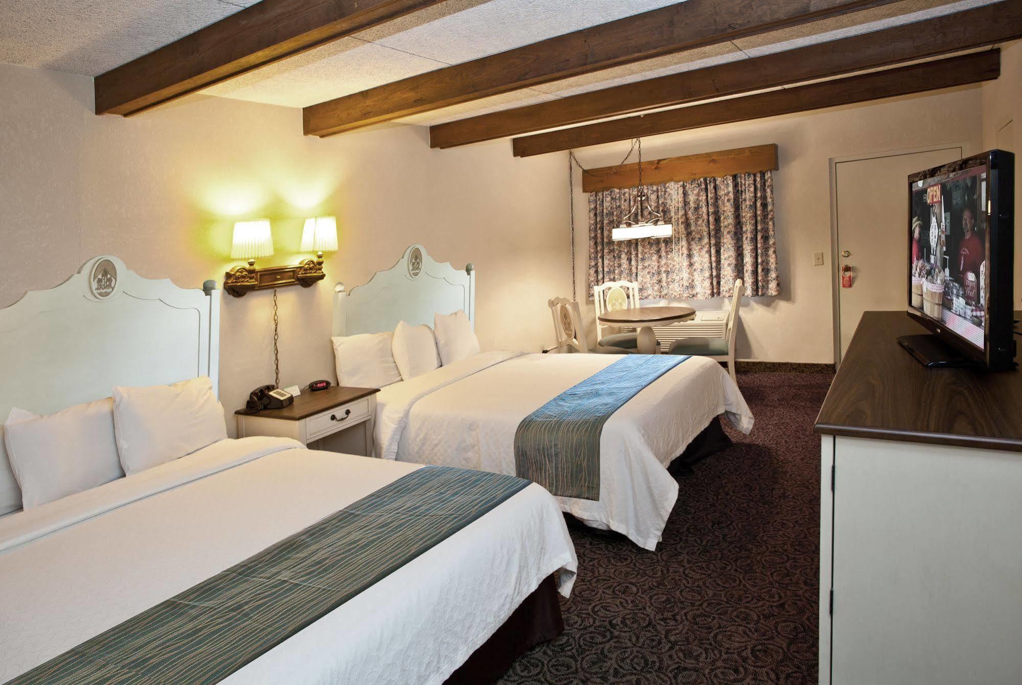 Helendorf River Inn, Suites & Conference Center Bagian luar foto